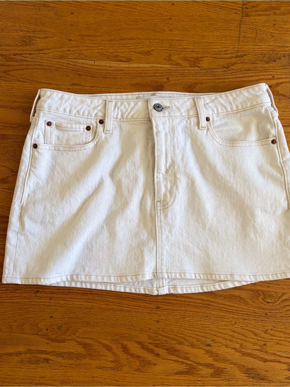 Curve Love Abercrombie & Fitch Cream Denim Mini Skirt (Size 29)
